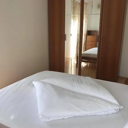 Balatoni Szello Apartman Ξενοδοχείο με διαμερίσματα *