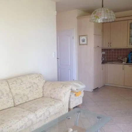 Balatoni Szello Apartman Ξενοδοχείο με διαμερίσματα *